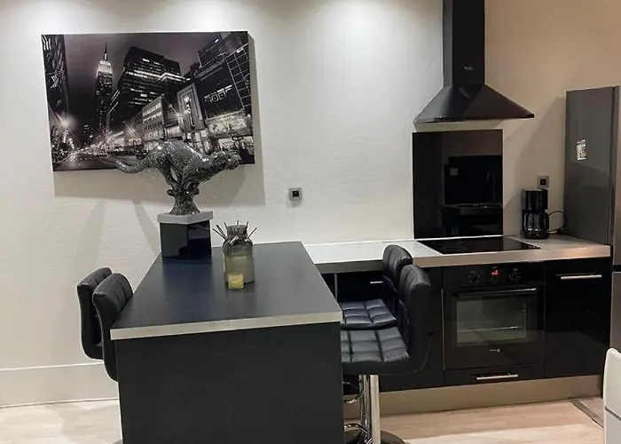 Cosy Quartier Champs Elysees Paris